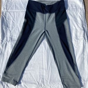 Hard Tail capri leggings